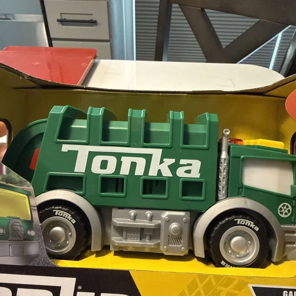 TONKA GARBAGE TRUCK MIGHTY FORCE REALISTIC LIGHTS & SOUNDS-NEW SEALED
